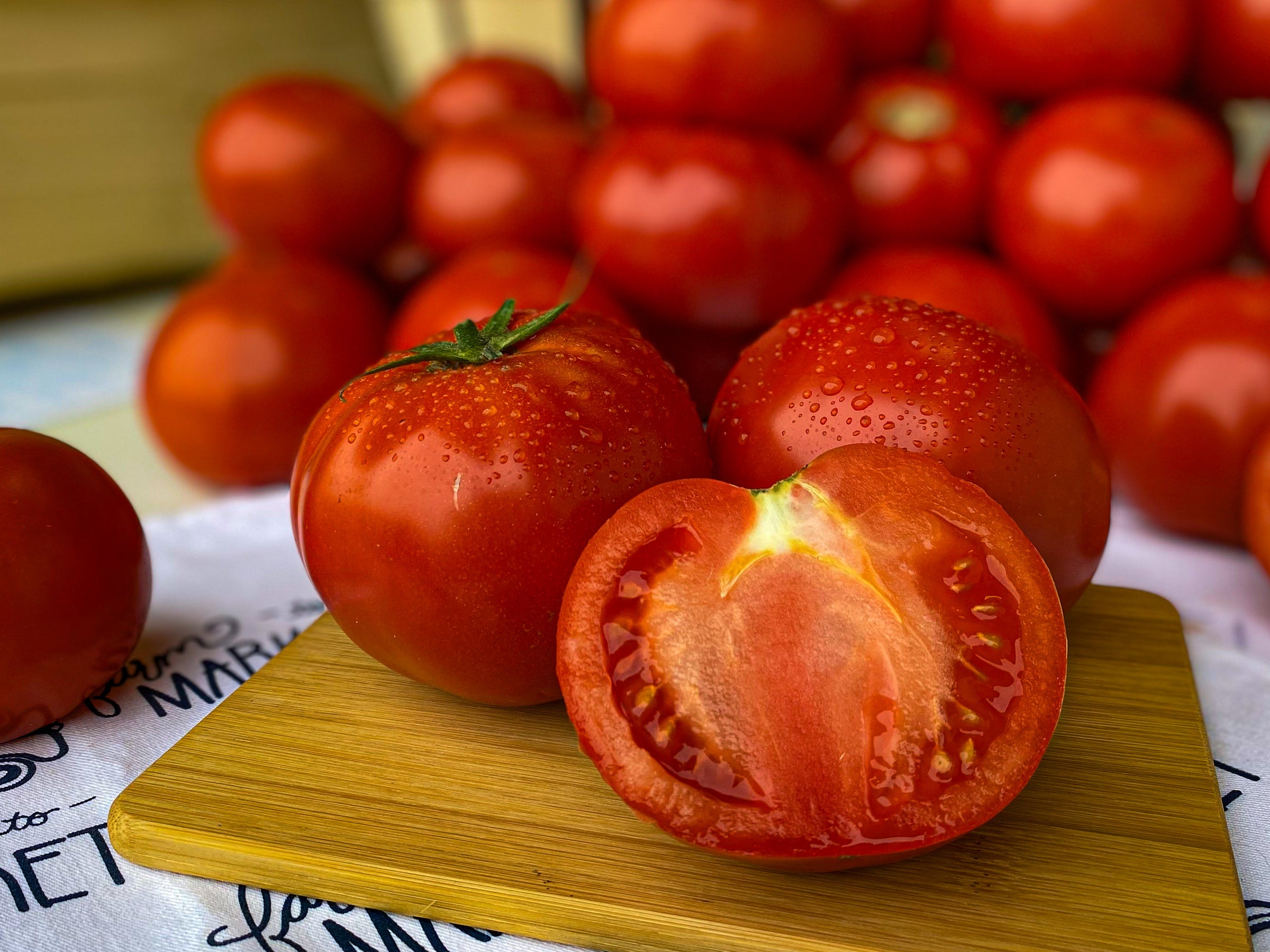 Red Slicing Tomatoes - lb